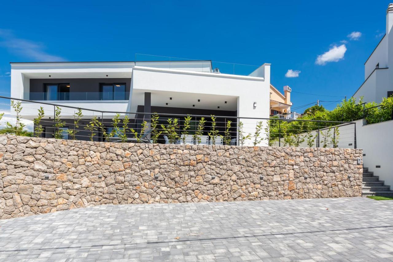 Deluxe Villa With Swimming Pool, Whirlpool On The Roof Terrace With A Beautiful Sea View - By Traveler Tourist Agency Krk Id 2169 II Sveti Vid-Miholjice Dış mekan fotoğraf